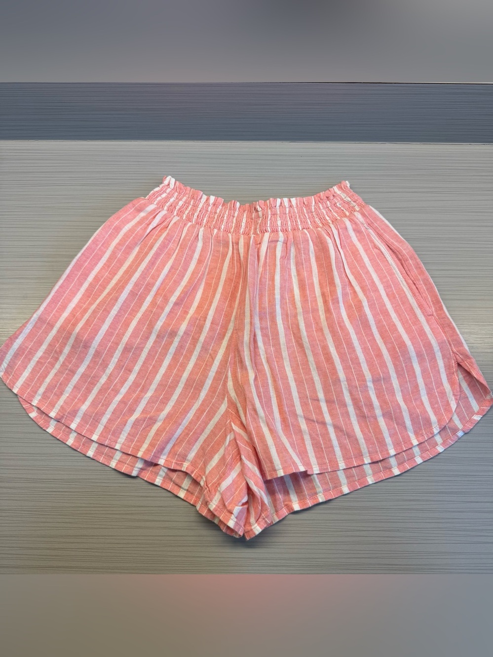 Aerie’s Women’s Coral Striped Elastic-Waist Shorts